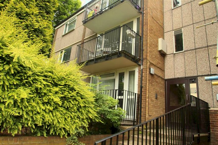 2 Bedroom Flat To Rent In Galley Hill, Hemel Hempstead HP1