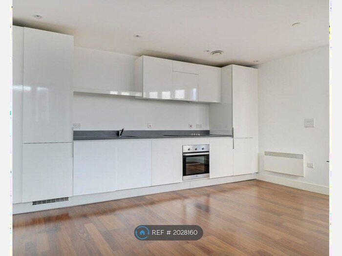 2 Bedroom Flat To Rent In Metropolitan House, Birmingham, B16