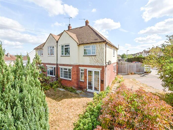 3 Bedroom Semi-Detached House For Sale In Kent Avenue, Maidstone, Kent, ME15