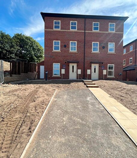 2 Bedroom House To Rent In Middleham Lane, LS14