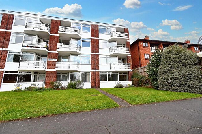 2 Bedroom Flat For Sale In Newbold Terrace East, Leamington Spa, CV32