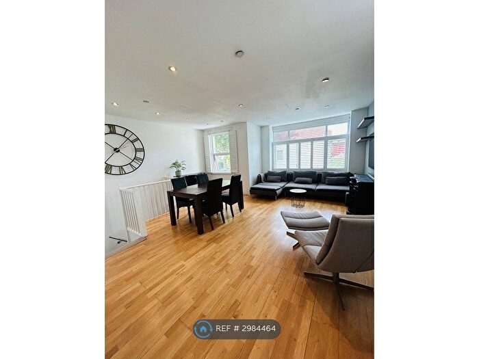 2 Bedroom Maisonette To Rent In Southdown Road, London, SW20