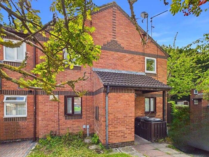 2 Bedroom Flat For Sale In Hazelmoor, Hebburn, NE31