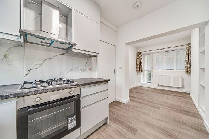 4 Bedroom Flat To Rent In County Street, London, SE1