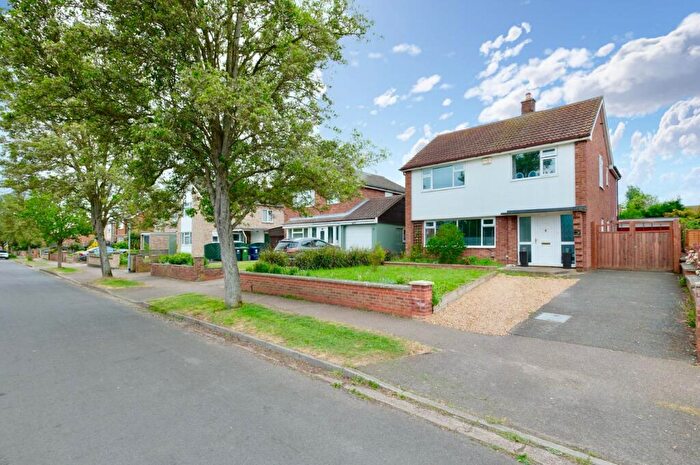 4 Bedroom Detached House For Sale In Claytons Way, Huntingdon, PE29