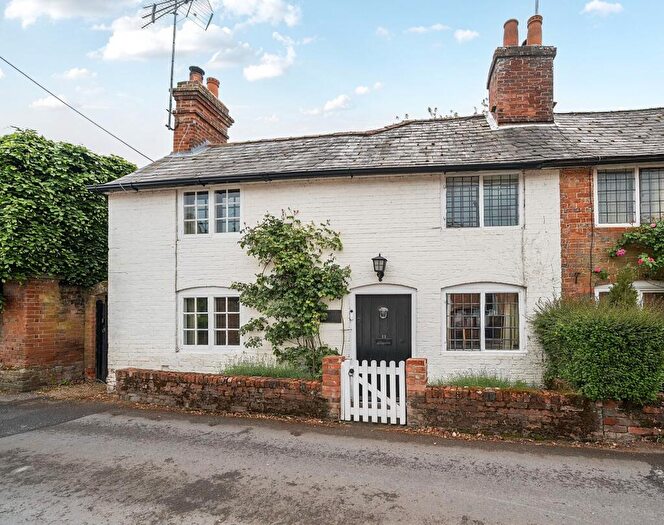 3 Bedroom Cottage For Sale In The Borough, Crondall, GU10