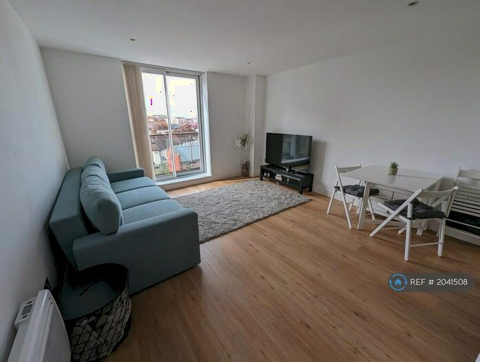 2 Bedroom Flat To Rent In Cymric Buildings, Cardiff, CF10