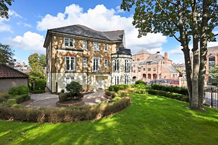1 Bedroom Flat For Sale In Clifford House, Lady Anne Court, Skeldergate, York, YO1