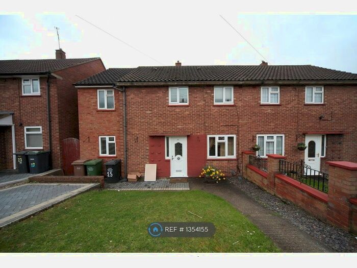4 Bedroom Semi-Detached House To Rent In Catsbrook Road, Luton, LU3