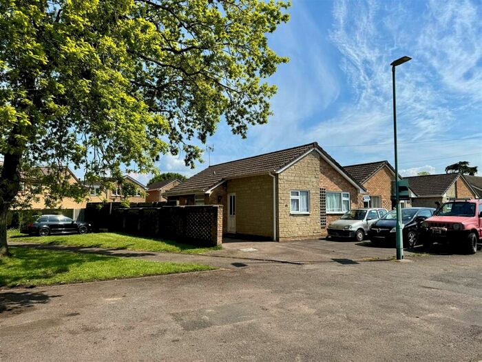 2 Bedroom Detached Bungalow For Sale In Newent Lane, Huntley, GL19