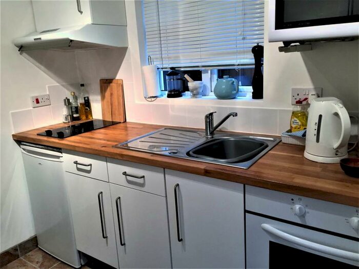 1 Bedroom Flat To Rent In Alumhurst Road, Alum Chine, Bournemouth, BH4