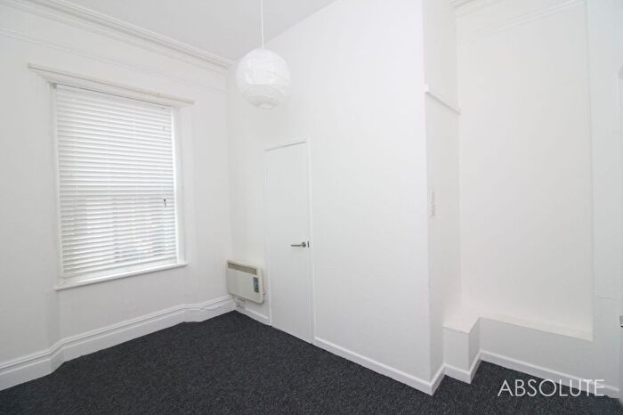 1 Bedroom Flat To Rent In Youngs Park, Paignton, TQ4