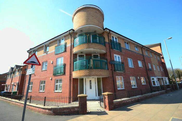 2 Bedroom Flat To Rent In Chorlton Road, Hulme, Manchester, M15