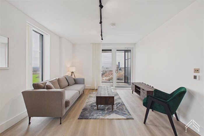 2 Bedroom Apartment To Rent In Mitre Yard, North Kensington London, NW10