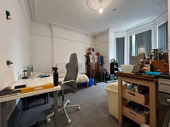 1 Bedroom Flat To Rent In Park Road, Nottingham, NG7