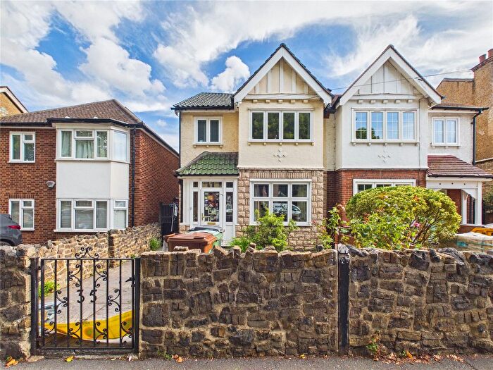 3 Bedroom Semi Detached House For Sale In Gordon Avenue, Highams Park, E4