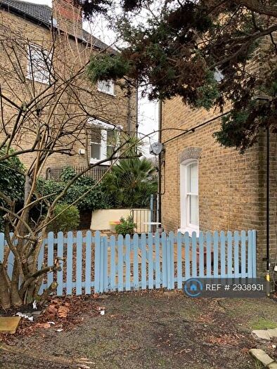 2 Bedroom Flat To Rent In Westcombe Hill, London, SE3
