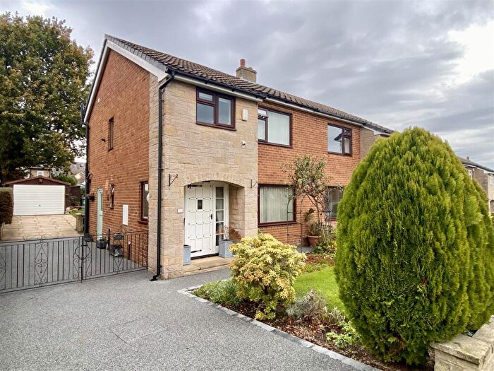 3 Bedroom Semi-Detached House For Sale In Westfield Drive, Lightcliffe, Halifax, HX3
