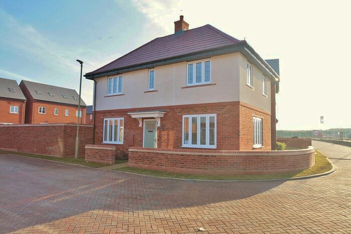 3 Bedroom Detached House To Rent In Foxglove Piece, Redkite, Watlington, OX49