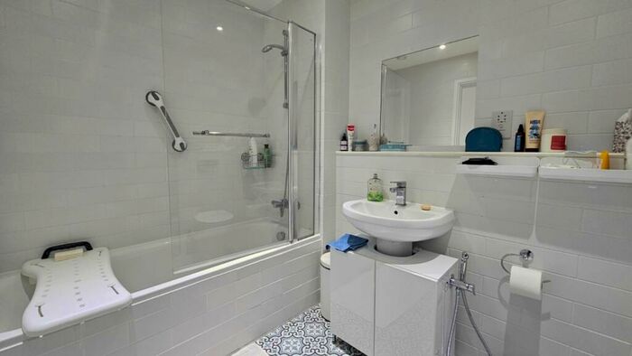 1 Bedroom Flat To Rent In Dance Square, EC1V