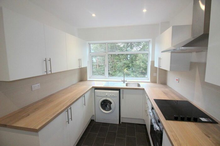 2 Bedroom Flat To Rent In Portarlington Road, Bournemouth, BH4