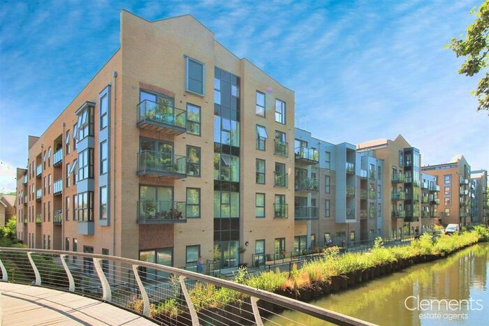 2 Bedroom Flat To Rent In The Embankment, Hemel Hempstead, HP3