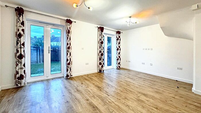 4 Bedroom Semi Detached House To Rent In Ashley Mews Avonmouth, Bristol, BS11