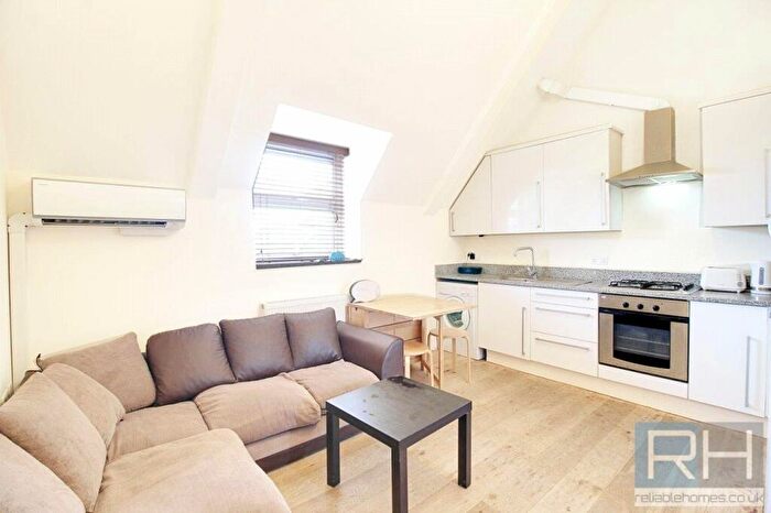 2 Bedroom Apartment To Rent In High Street, Crouch End, London, N8