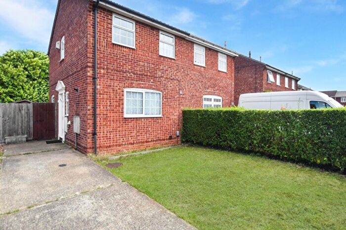 2 Bedroom Semi-Detached House For Sale In Peregrine Road, Luton, Bedfordshire, LU4