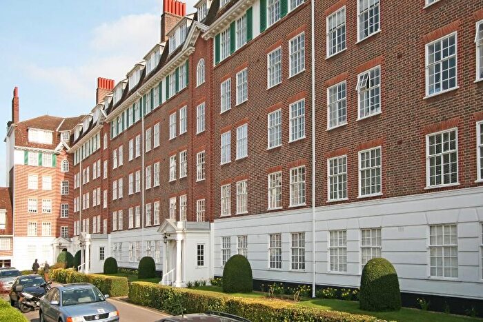 2 Bedroom Flat To Rent In Richmond Hill Court, TW10