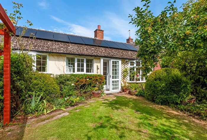 2 Bedroom Bungalow For Sale In Gilks Lane, Oxhill, Warwick, CV35