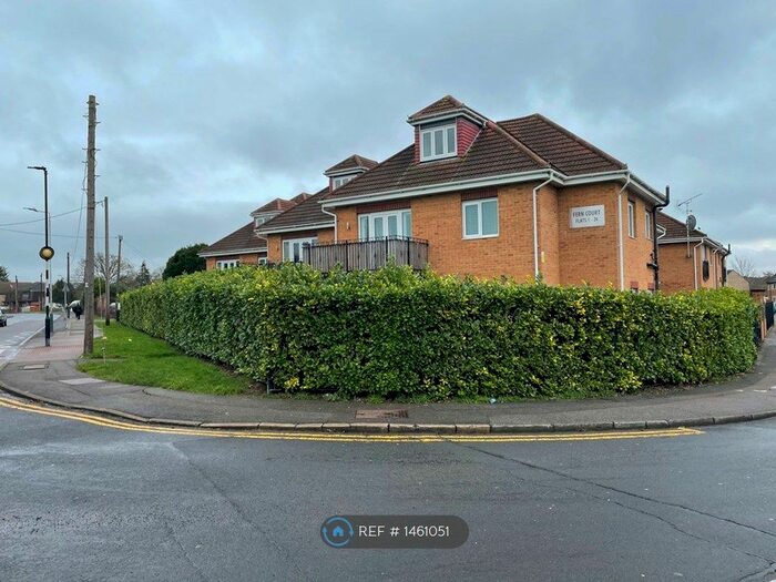 2 Bedroom Flat To Rent In Fern Court, Romford, RM5