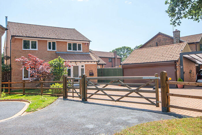 4 Bedroom Detached House For Sale In Bilberry Drive, Marchwood, SO40