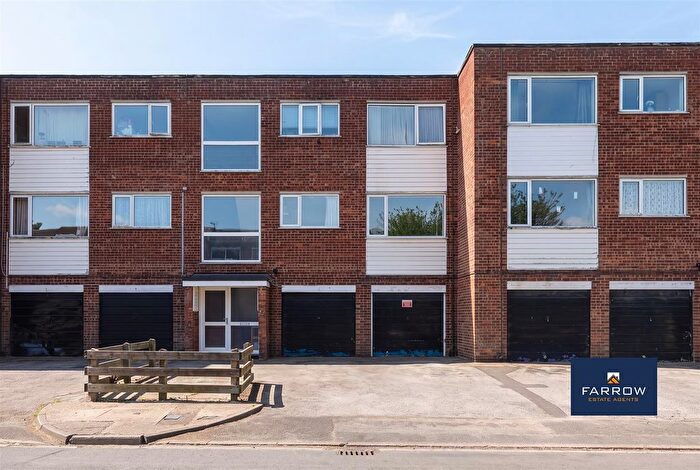 2 Bedroom Flat To Rent In Thorgam Court, Grimsby, DN31