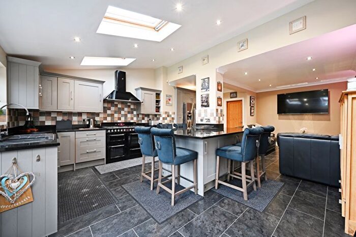 4 Bedroom Semi-Detached House For Sale In Meadow Head Drive, Meadwohead, Sheffield, S8