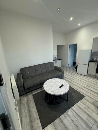 2 Bedroom Flat To Rent In Gordon Street, Luton, LU1