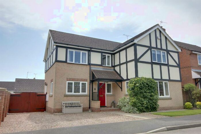 4 Bedroom Detached House For Sale In The Stray, South Cave, HU15