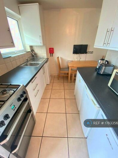 5 Bedroom Flat To Rent In Shaftesbury Court, London, N1