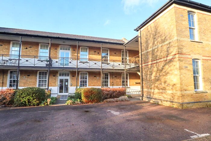 2 Bedroom Flat For Sale In Weston Drive, Caterham, CR3