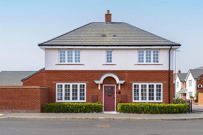 4 Bedroom House For Sale In Kings Grove, Cranfield, Bedford, MK43