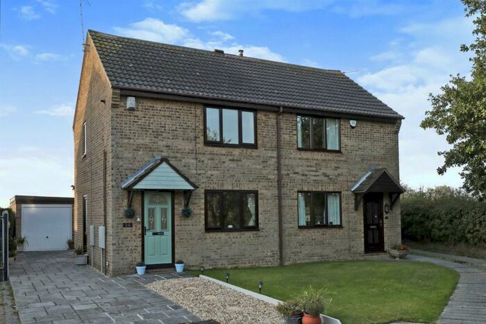 2 Bedroom Semi-Detached House For Sale In Woodhall Green, Retford, DN22