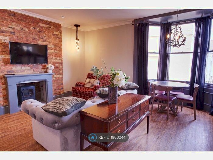 2 Bedroom Flat To Rent In Albert Terrace, Margate, CT9