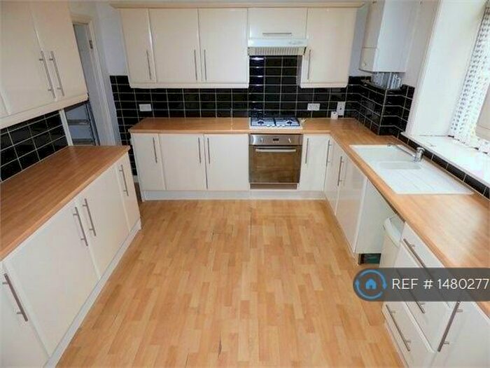 2 Bedroom End Of Terrace House To Rent In Gaghills Terrace, Rossendale, BB4