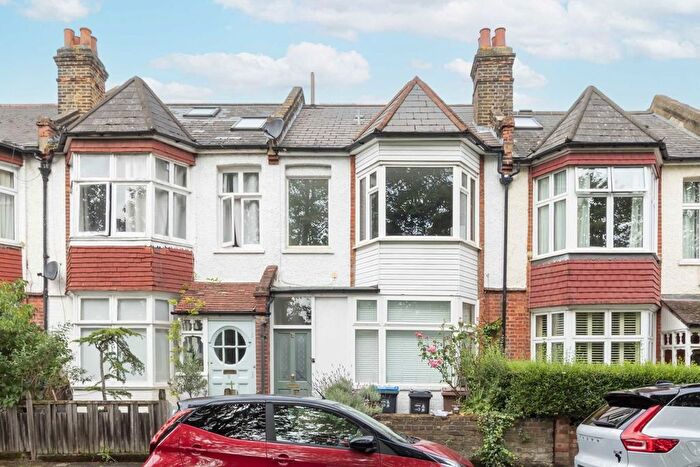 2 Bedroom Flat To Rent In Strathearn Road, London, SW19