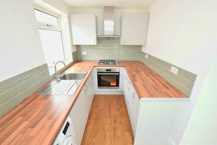 2 Bedroom Bungalow To Rent In Chestnut Avenue, Hornchurch, Essex, RM12