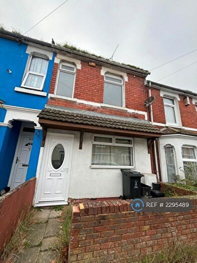 4 Bedroom Terraced House To Rent In Salisbury Street, Swindon, SN1