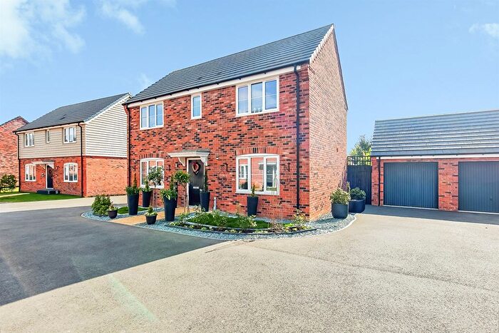 3 Bedroom Detached House For Sale In Fincham Drive, Crowland, Peterborough, PE6