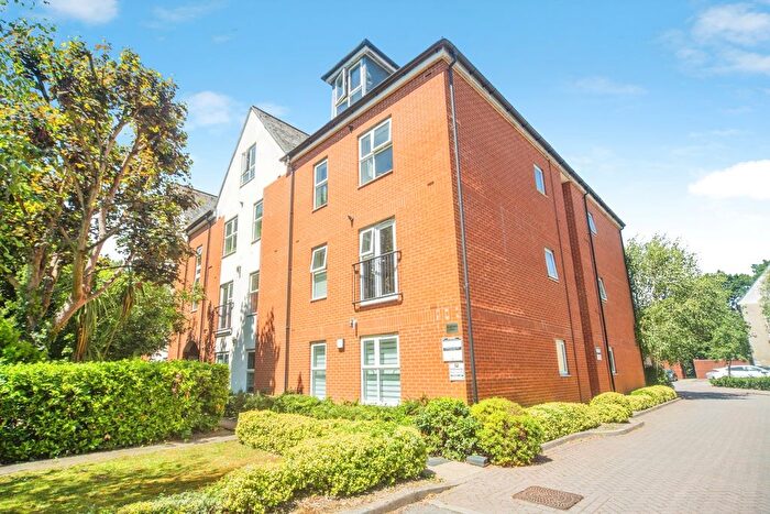1 Bedroom Flat For Sale In Archers Road, Southampton, Hampshire, SO15