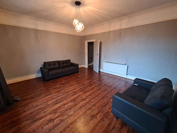 3 Bedroom Apartment To Rent In Barlow Moor Road, Didsbury, Manchester, M20
