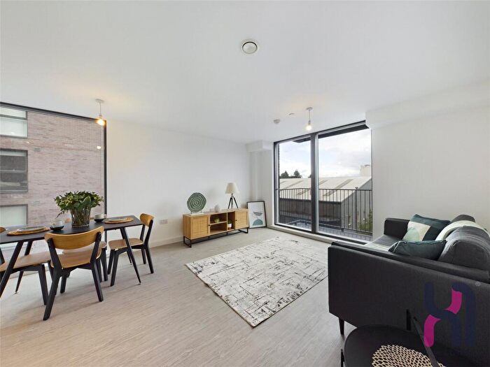 2 Bedroom Flat To Rent In The Landmark, Oldfield Road, Salford, M5